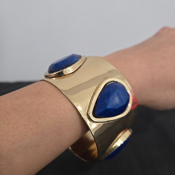 Amrita Singh wide cuff bracelet - Picture 10 of 16